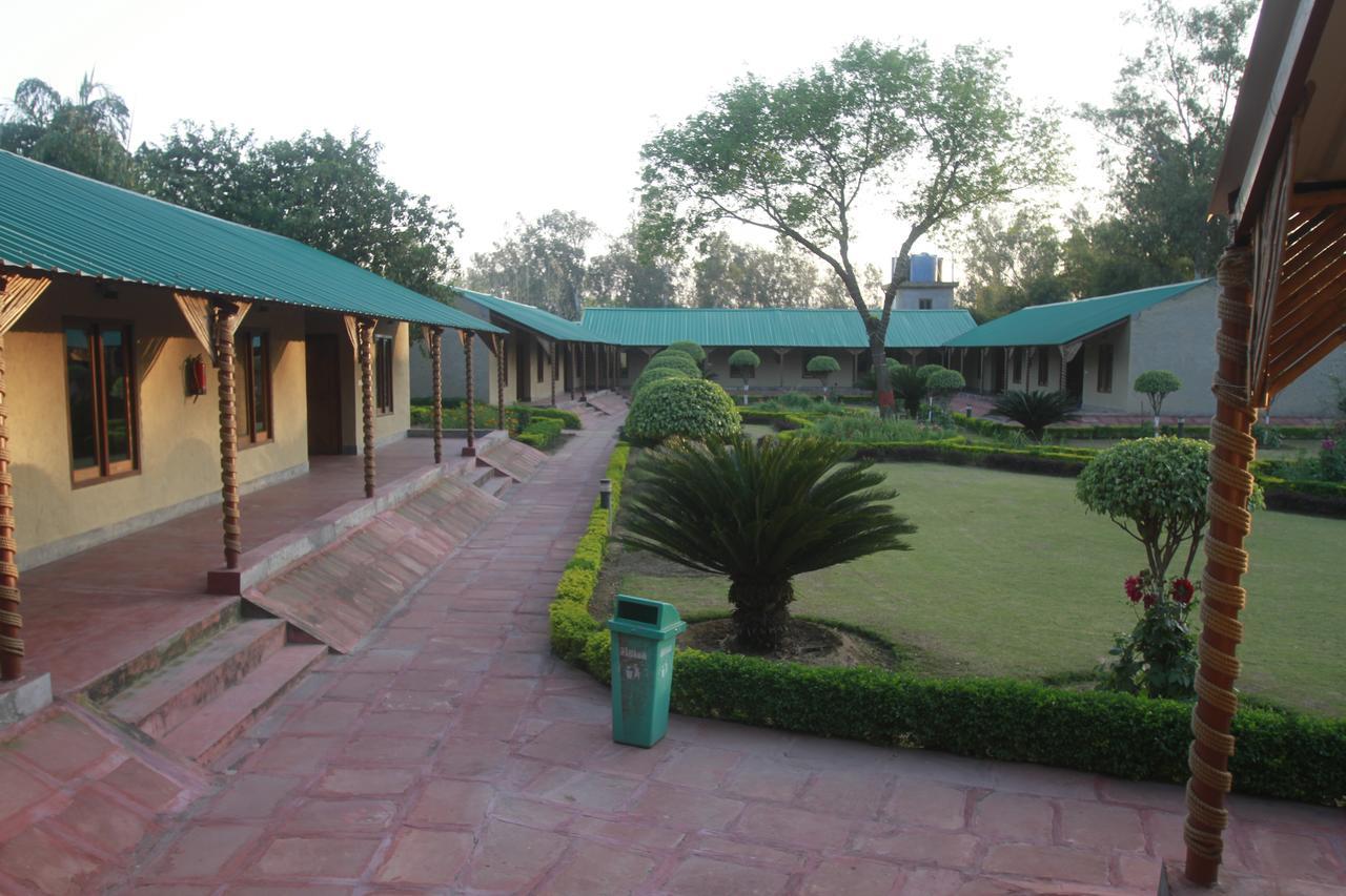 Dr. Sudha'S Ayurveda Hotel Muzaffarnagar Exterior foto